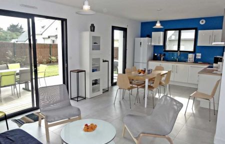 G&icirc;te n&deg;56G23420 Saint-Pierre-Quiberon - Morbihan - S&eacute;jour et cuisine tr&egrave;s bien &eacute;quip&eacute;e