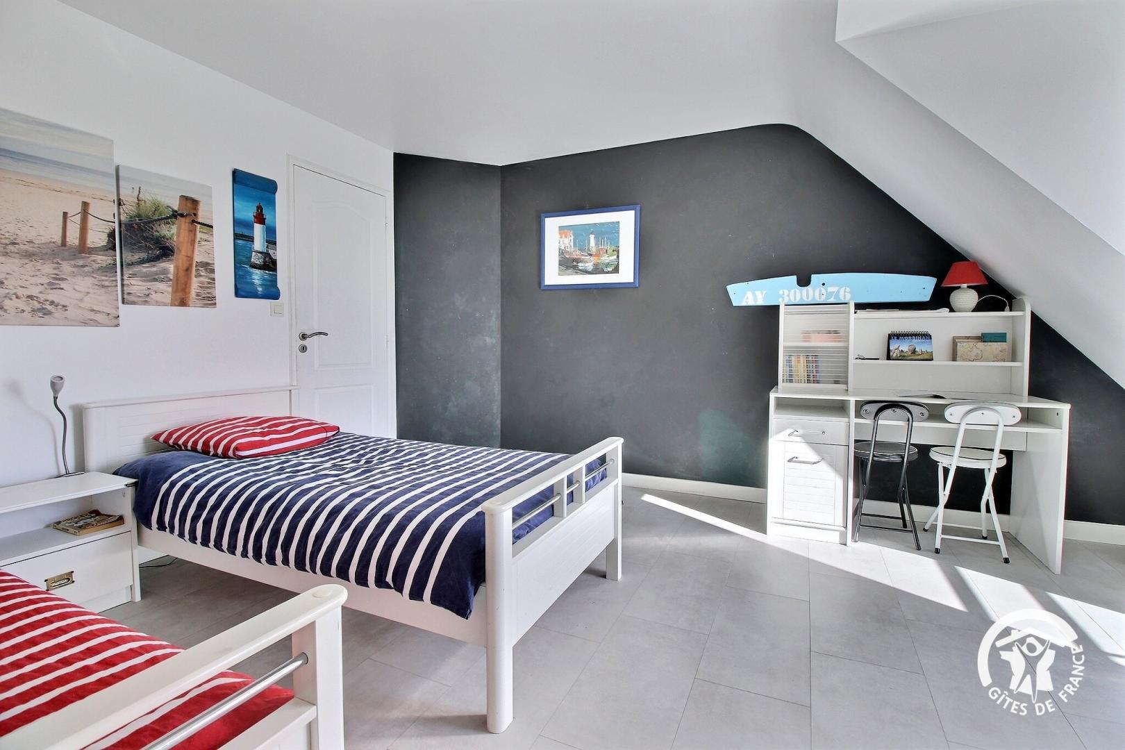 Chambre avec 2 avec lits simples photo 12