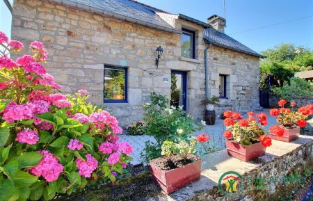 G&icirc;te n&deg;56G1731 Plum&eacute;liau-Bieuzy - Morbihan - Gite "La Maison Du Puisatier" c&ocirc;t&eacute; rue.
