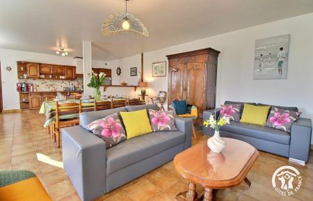 G&icirc;te n&deg;56G17762 Pluvigner - Morbihan - Pi&egrave;ce de vie spacieuse