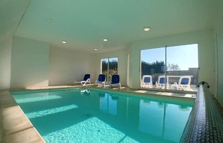 G&icirc;te n&deg;56G16993 Plouhinec - Morbihan - Piscine int&eacute;rieure