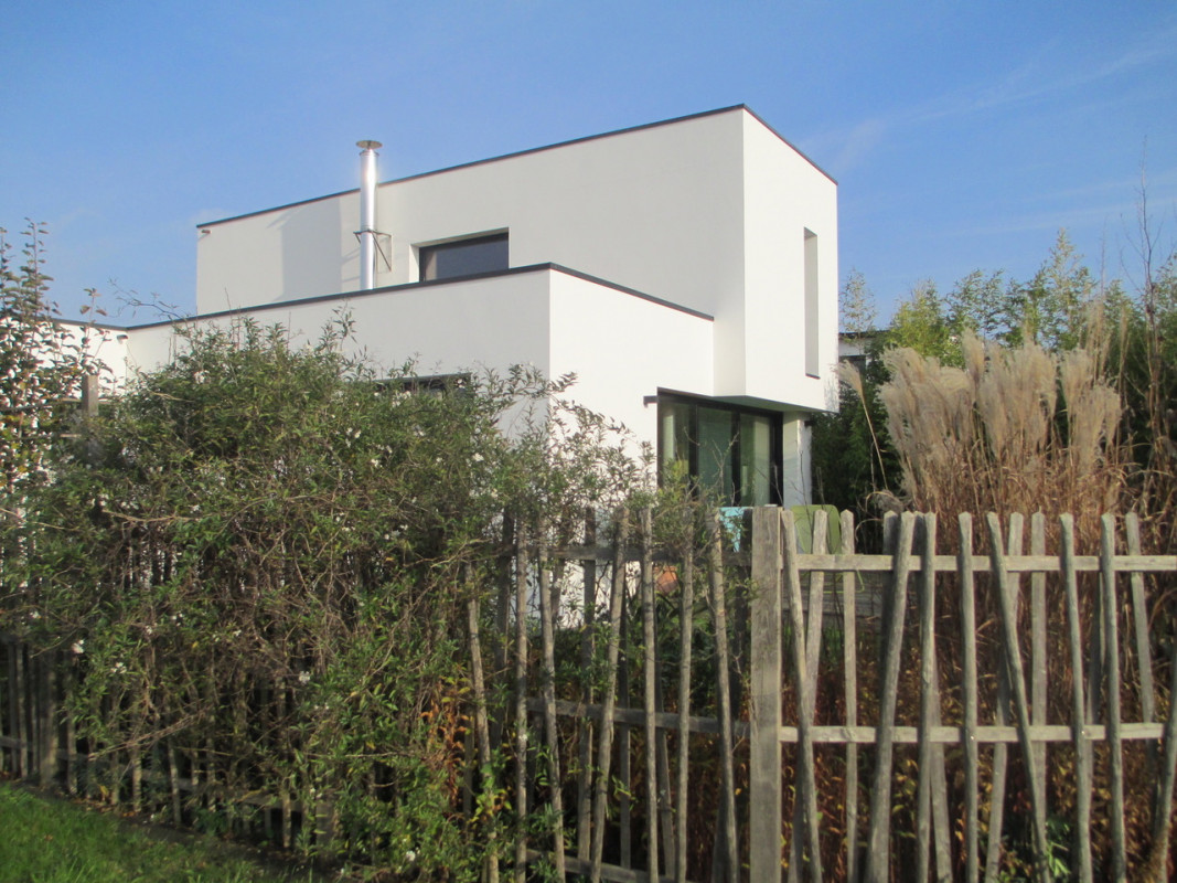 photo 0