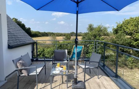 G&icirc;te n&deg;56G240124 Sarzeau - Morbihan - Espace terrasse du 1er &eacute;tage "installez-vous confortablement"