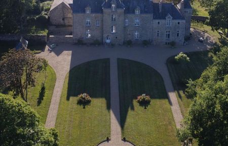Vue aérienne du château Chambre d'hôtes n°56G56455 Saint-Dolay - Morbihan - Vue aérienne du château