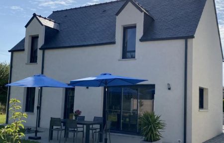 G&icirc;te n&deg;56G240103 Sarzeau - Morbihan - Bienvenue sur la terrasse ext&eacute;rieure et son jardin clos
