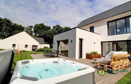 G&icirc;te n&deg;56G878 Baden - Morbihan - Grande maison de vacances dans le Golfe du Morbihan avec spa.  