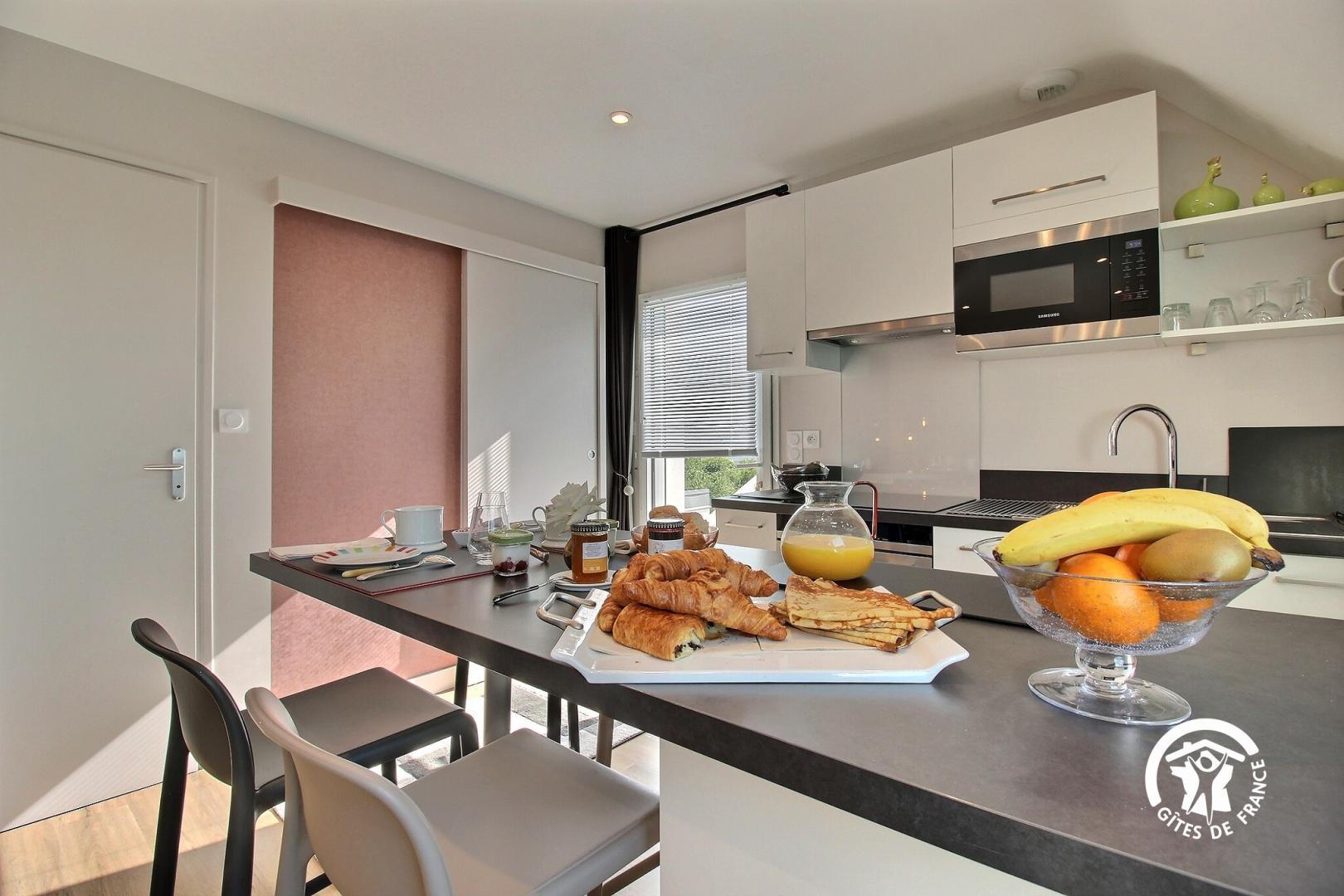 Petit déjeuner servis dans l'appartement ou dans le salon des propriétaires photo 1